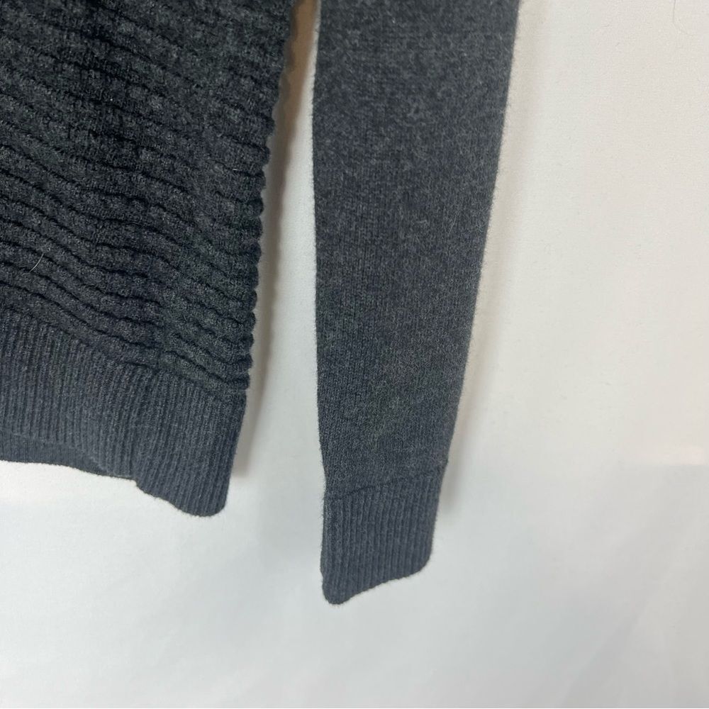 INC‎ Collared Sweater - Picture 7 of 7